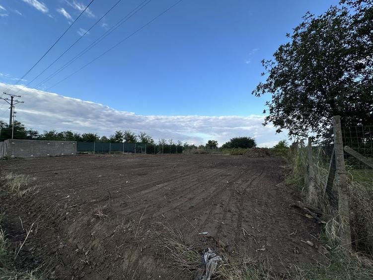 Teren de 829 mp, în Ogrăzile