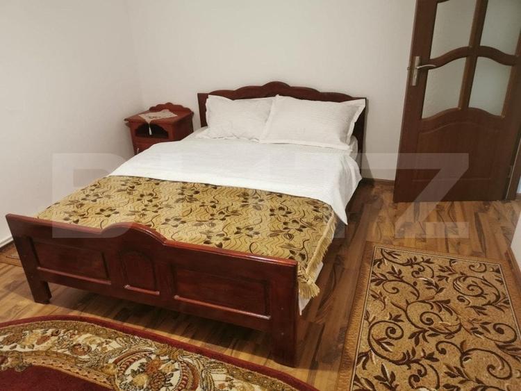 Casă individuală cu 8 camere cu Teren 2200 Mp în Exterior Est
