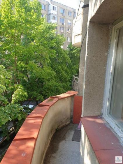 Apartament cu 2 camere decomandat în Crângași