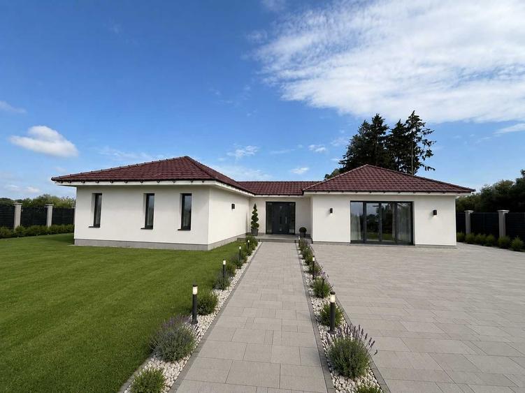 Casă cu 4 camere cu Teren 1376 Mp în Prejmer
