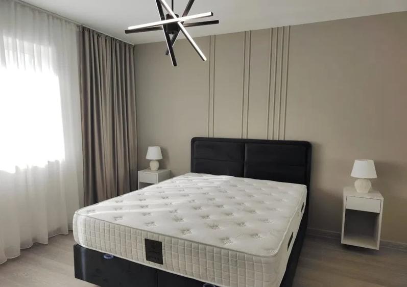 Apartament cu 3 camere decomandat, mobilat în Tractorul