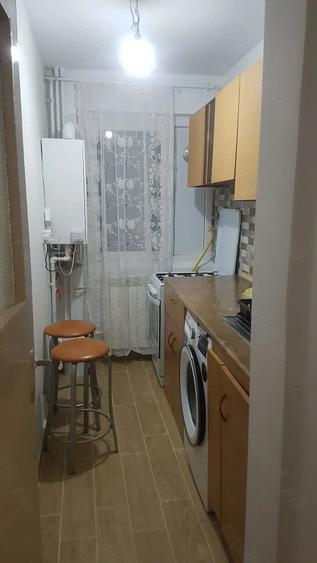 Apartament cu 2 camere semidecomandat în Brotăcei