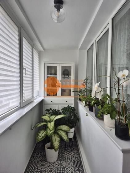 Apartament cu 2 camere semidecomandat, mobilat în 1 Mai