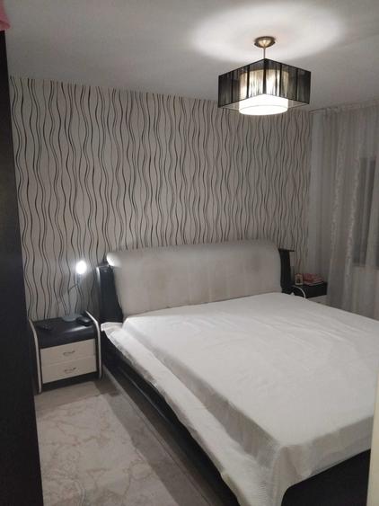 Apartament cu 3 camere decomandat în Exterior Vest
