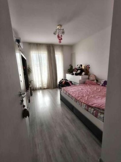 Apartament cu 2 camere semidecomandat, mobilat în Titan
