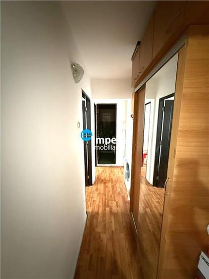 Apartament cu 3 camere semidecomandat în Alexandru cel Bun