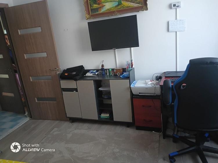 Apartament cu 2 camere semidecomandat în Silișteni