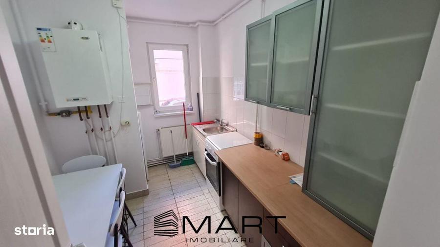Apartament cu 3 camere, mobilat în Vasile Aaron