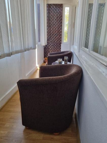 Apartament cu 3 camere decomandat în Calea București