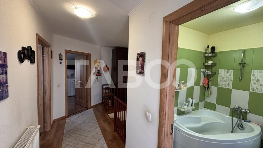 Duplex cu 3 camere cu Canalizare în Șura Mare