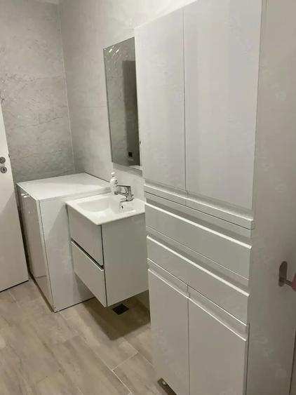 Apartament cu 2 camere semidecomandat în Parcul Carol