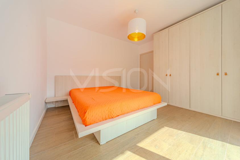 Apartament cu 3 camere semidecomandat în Între Lacuri