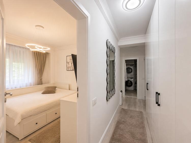 Apartament cu 4 camere semidecomandat în Tomis Nord