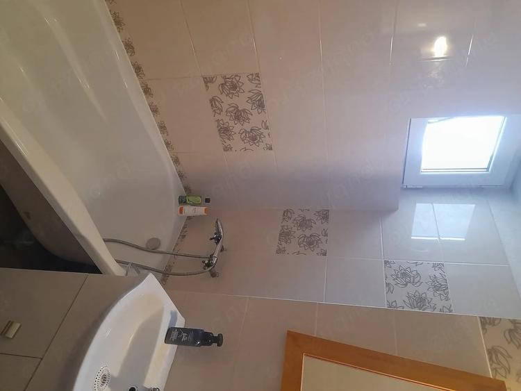 Apartament cu 4 camere decomandat în Trivale