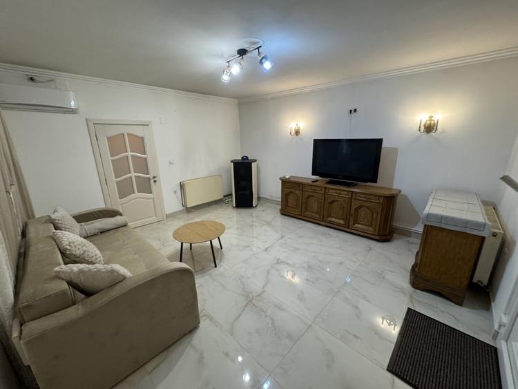 Apartament cu 3 camere decomandat, mobilat în Ultracentral