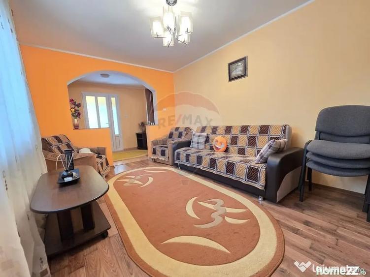Casă cu 4 camere cu Teren 3405 Mp în Suraia