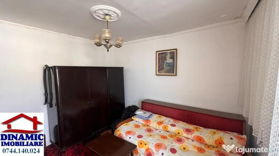 Apartament cu 2 camere decomandat în Precista