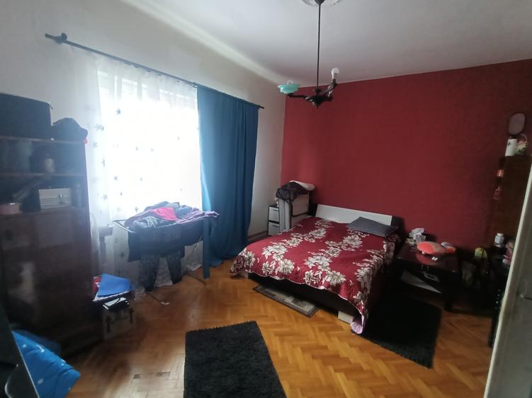 Duplex cu 3 camere cu Canalizare în Gruia