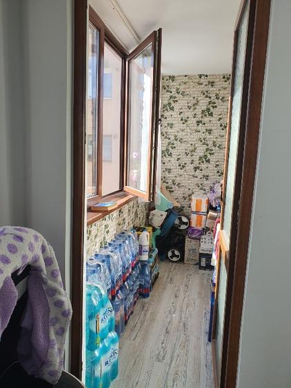 Apartament cu 3 camere decomandat în Florilor
