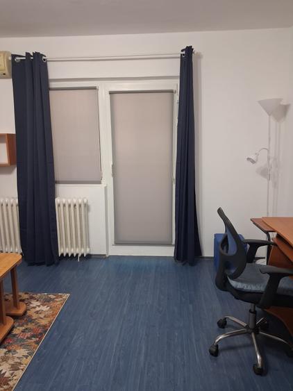 Garsonieră decomandată în Decebal
