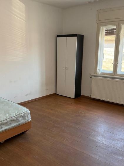 Casă cu 4 camere decomandat cu Teren 150 Mp în Central
