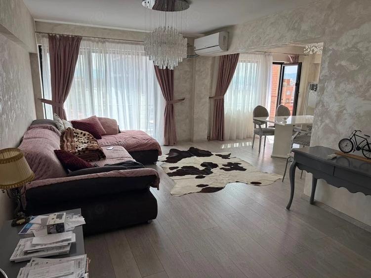 Apartament cu 3 camere decomandat în Central