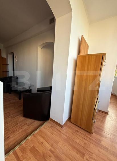 Garsonieră semidecomandată, mobilată în Răcădău