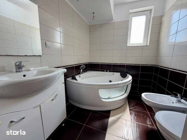 Apartament cu 3 camere, mobilat în Central