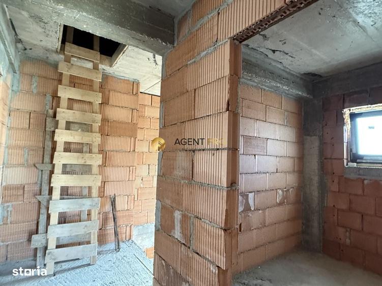 Casă cu 4 camere cu Teren 426 Mp în Central