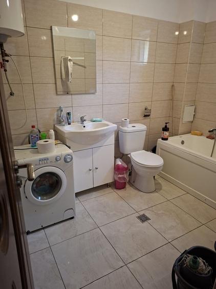 Casă cu 5 camere cu Teren 400 Mp în Prelungirea Ghencea