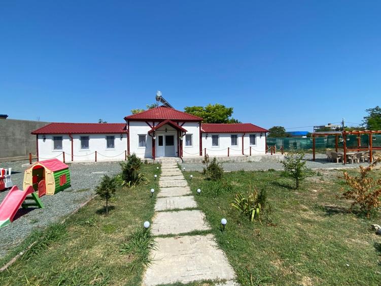 Casă individuală cu 5 camere cu Teren 1790 Mp în Corbu