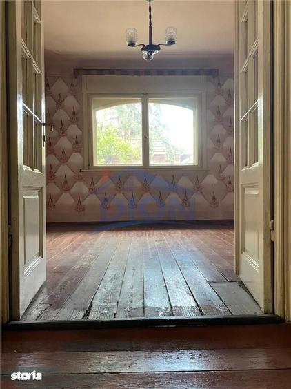 Apartament cu 3 camere semidecomandat în Decebal