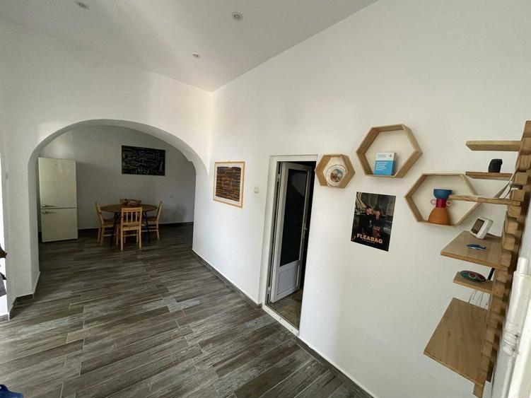 Apartament cu 2 camere decomandat, mobilat în Central