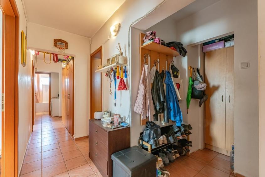 Apartament cu 4 camere decomandat, mobilat în Răcădău