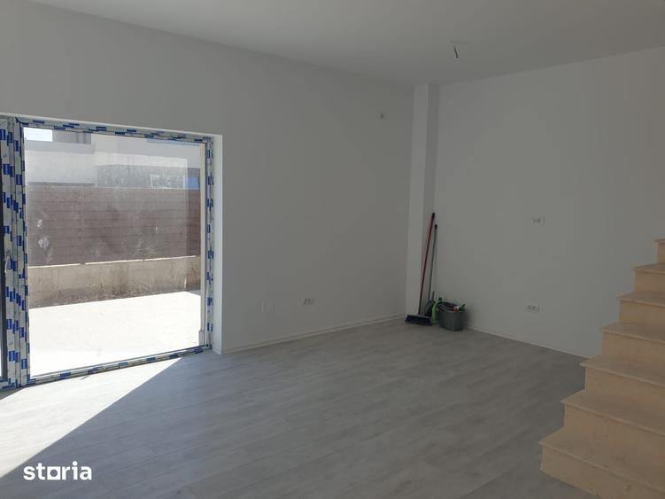 Casă cu 1 camere cu Teren 300 Mp în Tunari