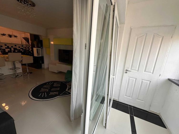 Apartament cu 2 camere semidecomandat în Dosu Bricii
