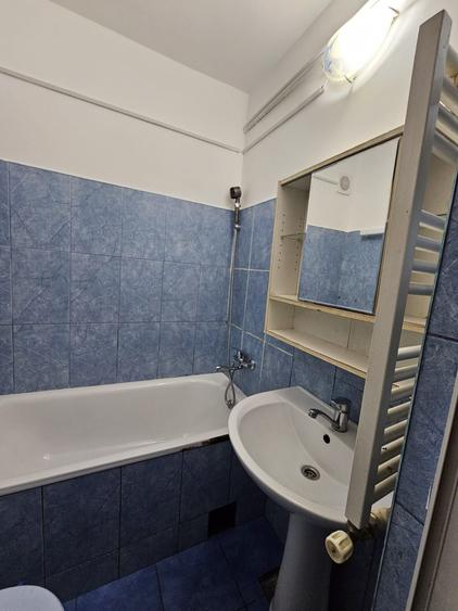 Apartament cu 2 camere nedecomandat în Central