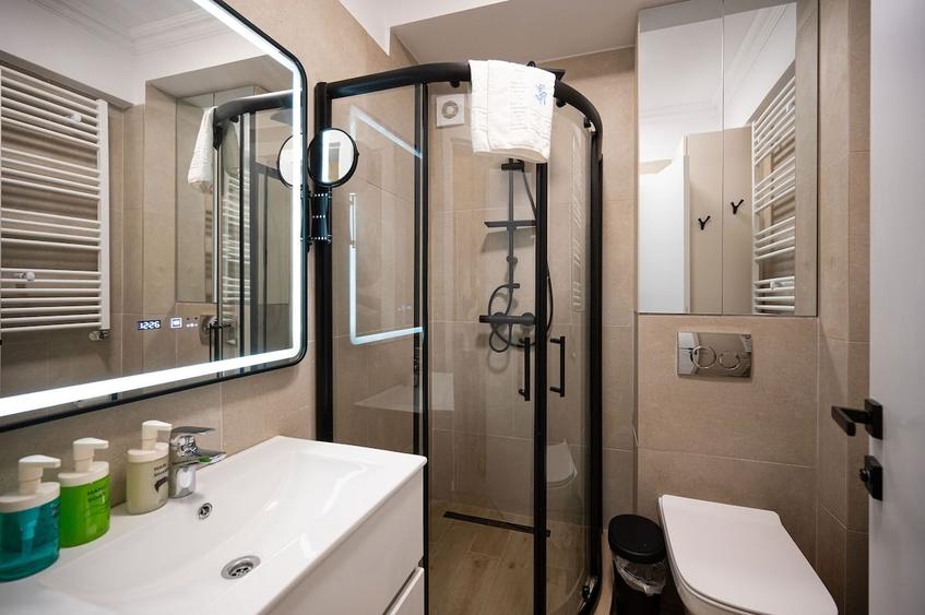 Apartament cu 3 camere decomandat în Mamaia-Sat