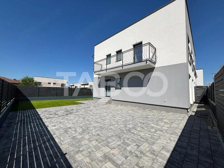 Casă cu Teren 220 Mp în Central