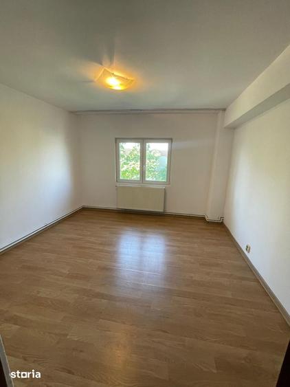 Apartament cu 4 camere în Central