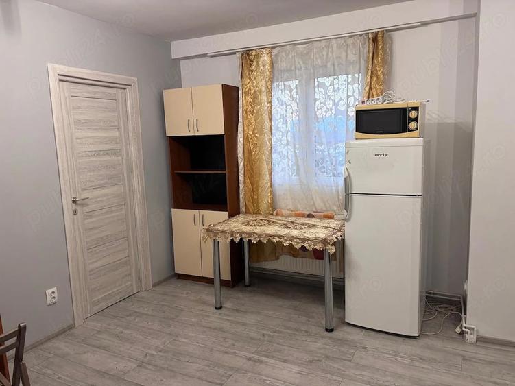 Apartament cu 2 camere nedecomandat în Vasile Aaron