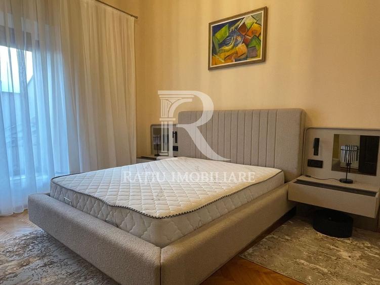 Apartament cu 3 camere decomandat, mobilat în Ultracentral