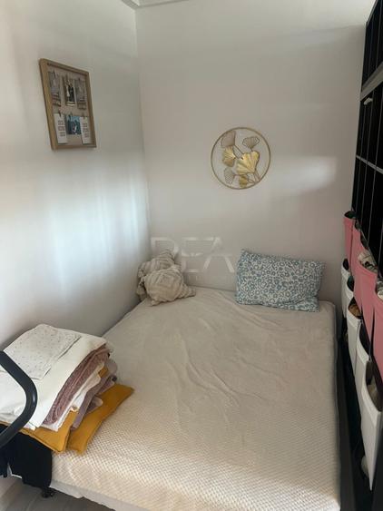 Apartament cu 2 camere semidecomandat, mobilat în 1 Mai
