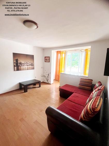 Apartament cu 3 camere semidecomandat, mobilat în Central