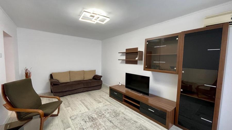 Apartament cu 3 camere decomandat, mobilat în Ultracentral