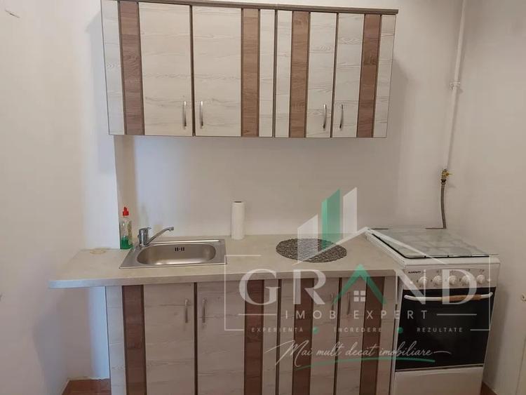 Garsonieră decomandată, mobilată în Semicentral