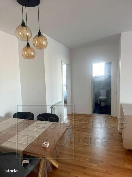 Apartament cu 3 camere semidecomandat, mobilat în Între Lacuri