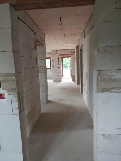 Casă cu Teren 1253 Mp în Central