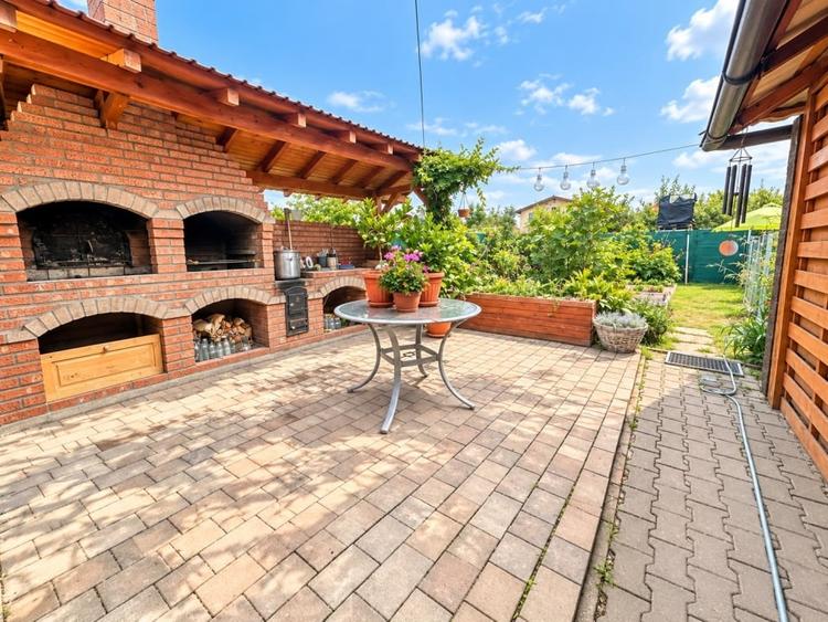 Casă individuală cu 6 camere cu Piscina în Teiuș