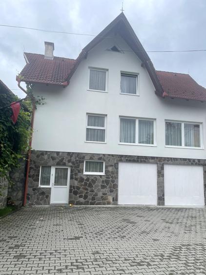 Casă cu 4 camere cu Teren 1577 Mp în Praid